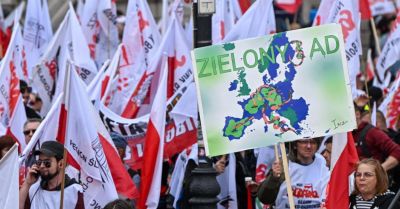 Marsz przeciwko "Zielonemu Ładowi" przeszedł ulicami Warszawy